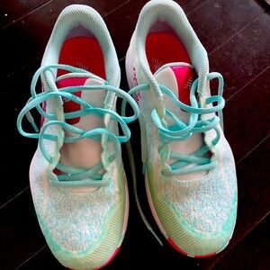 New Balance Tennis shoes 8.5